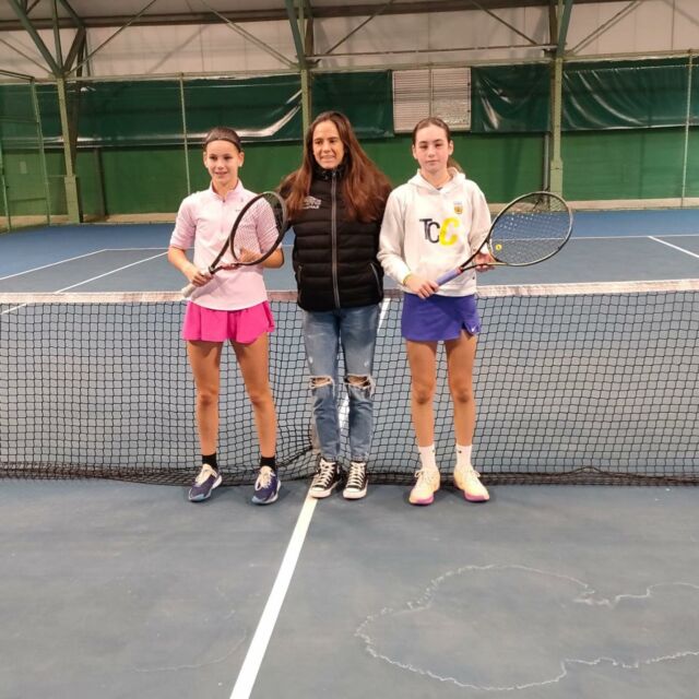 👋🏼 ¡CERRAMOS LA TEMPORADA!

🏅 Julen González y Eneritz García, CAMPEONES del Master “Intersport Irabia-Dunlop” en categoría Infantil.

🥈 Iñigo Rezusta y Paulina Gil, subcampeones.

¡Enhorabuena!